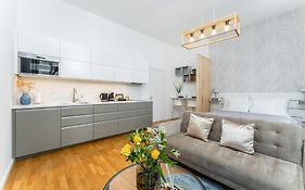Anytime Holiday- Muzeum Apartments
